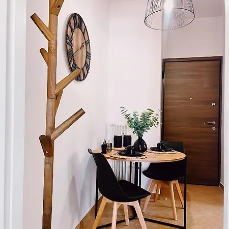 Cozy Downtown 4 Appartement
